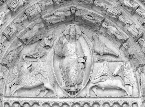 11. Portail ouest de la cathédrale de Chartres. (p.255)