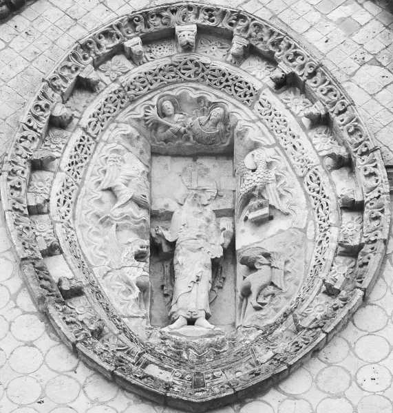10. Notre-Dame-la-Grande, Poitiers. (p.255)
