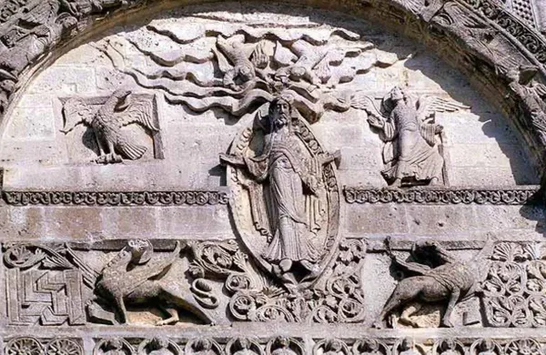 13. Façade ouest de la cathédrale d’Angoulême. (p.256)